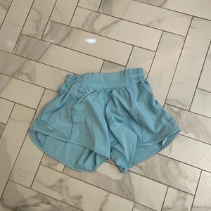 LULULEMON SIZE 2 4 INCH LIGHT BLUE SHORTS